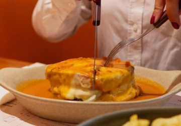 Marco Cervejaria trouxe “a berdadeira francesinha” do Porto para Corroios