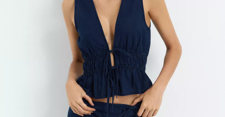 Top franzidos com laços (22,99€)